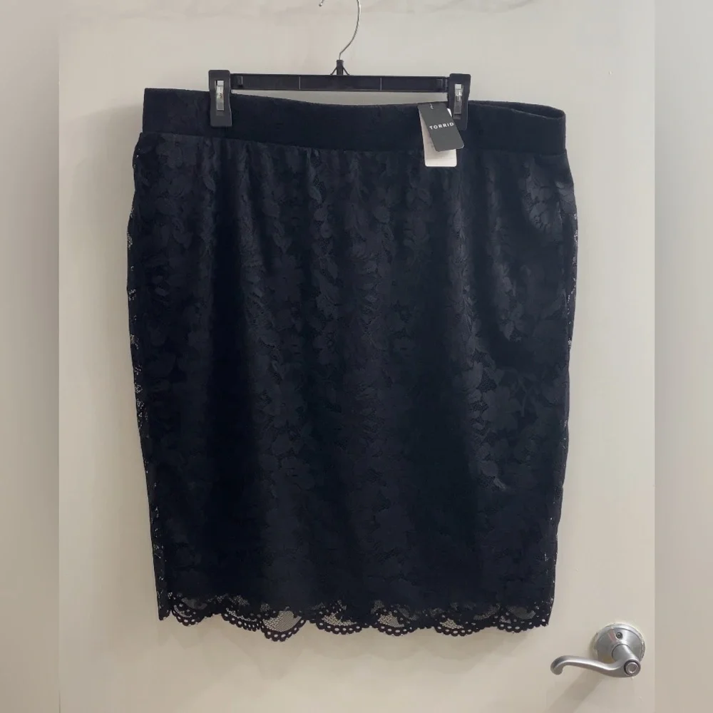 Torrid Black Lace Pencil Skirt Women's Size 18 Lined Goth Whimsygoth party